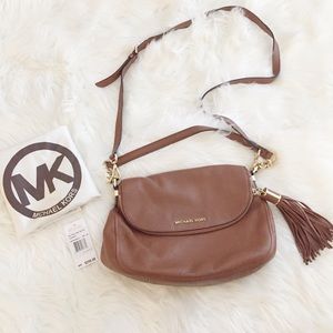 ‼️SOLD ON FB MKT‼️ Bedford Tassle Medium Leather Shoulder Bag by MK
